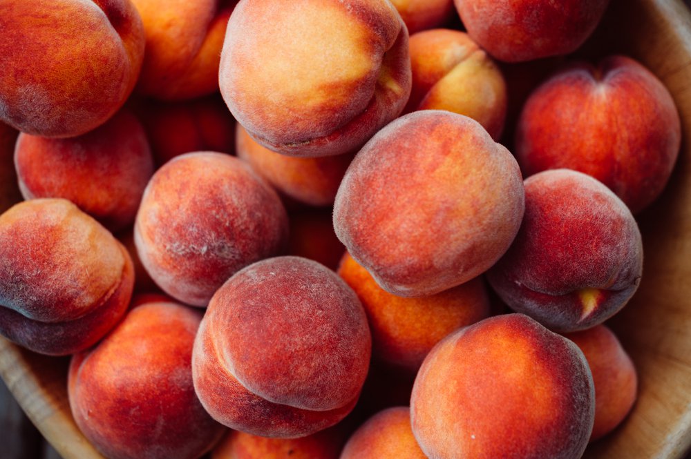 peaches - Gnilih sadovnjakov si res ne želite - NARAVNI STOP za plodovo monilijo (oz. sadno gnilobo). Za češnje je mnogokje že čas za to!