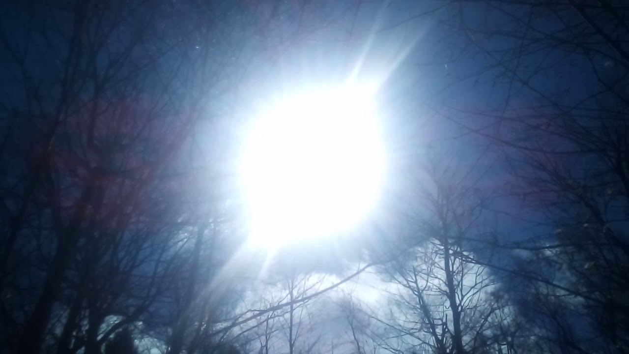 maxresdefault belo sonce - Zemlja po 26.000 letih spet prehaja fotonski pas- vnovična Sončeva nevihta je letošnji Levji portal pospremila z infuzijo svetlobnih energij in drugih kozmičnih sevanj