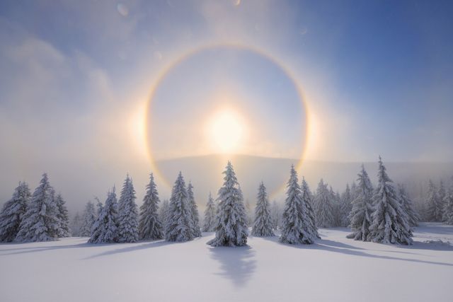 4f9d58e75a37508aa927faa815f64307 sonce s krono - Misterij Življenja - pravljična skrivnost zimskega solsticija